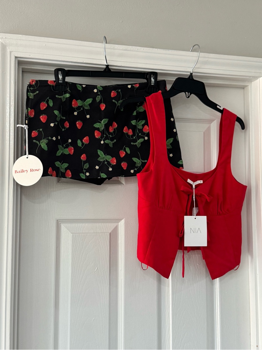 Red Tie-Front Crop Top M with Strawberry Print Skort S - Set